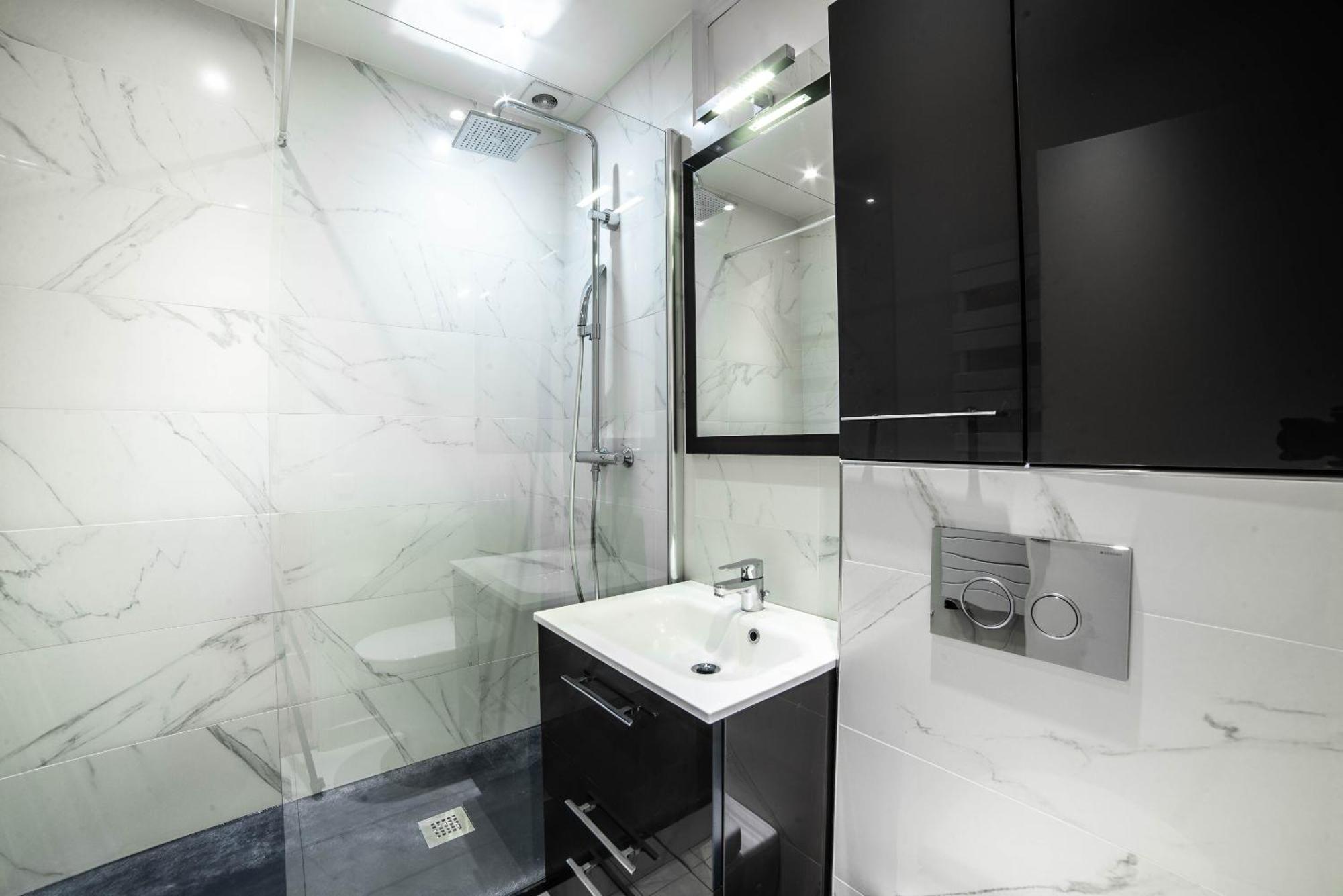 The Charming Rue Cler Apartment Paris Bagian luar foto